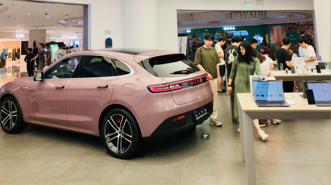 新能源车企扎堆商场“摆摊”,真有成效?