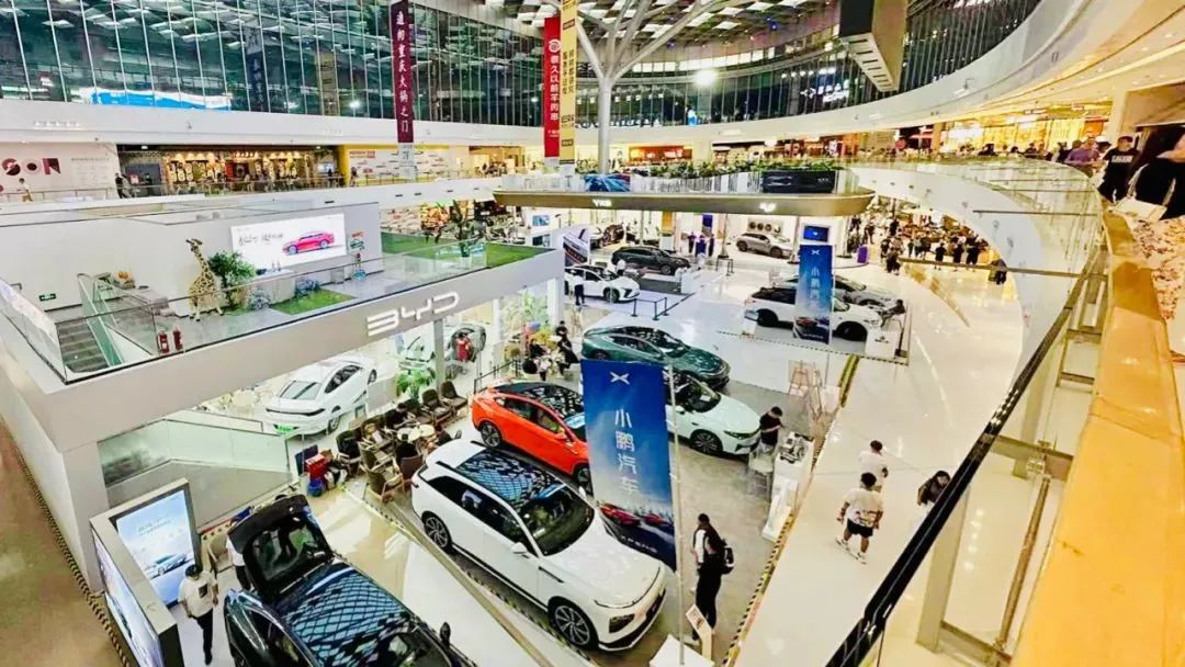 新能源车企扎堆商场“摆摊”,真有成效?