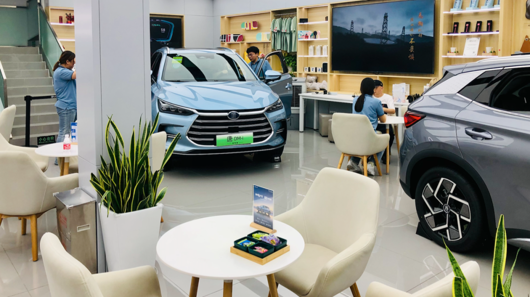 新能源车企扎堆商场“摆摊”,真有成效?