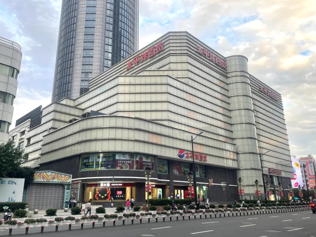 调查|上海400家商场,是怎么“抢”顾客的