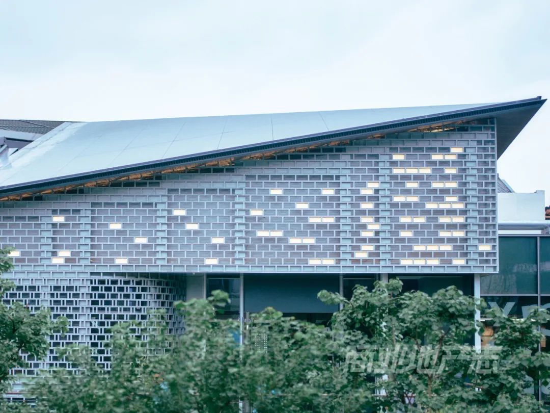 CRR百图斩|在沪上千年古刹旁,升腾起东方潮流新力量