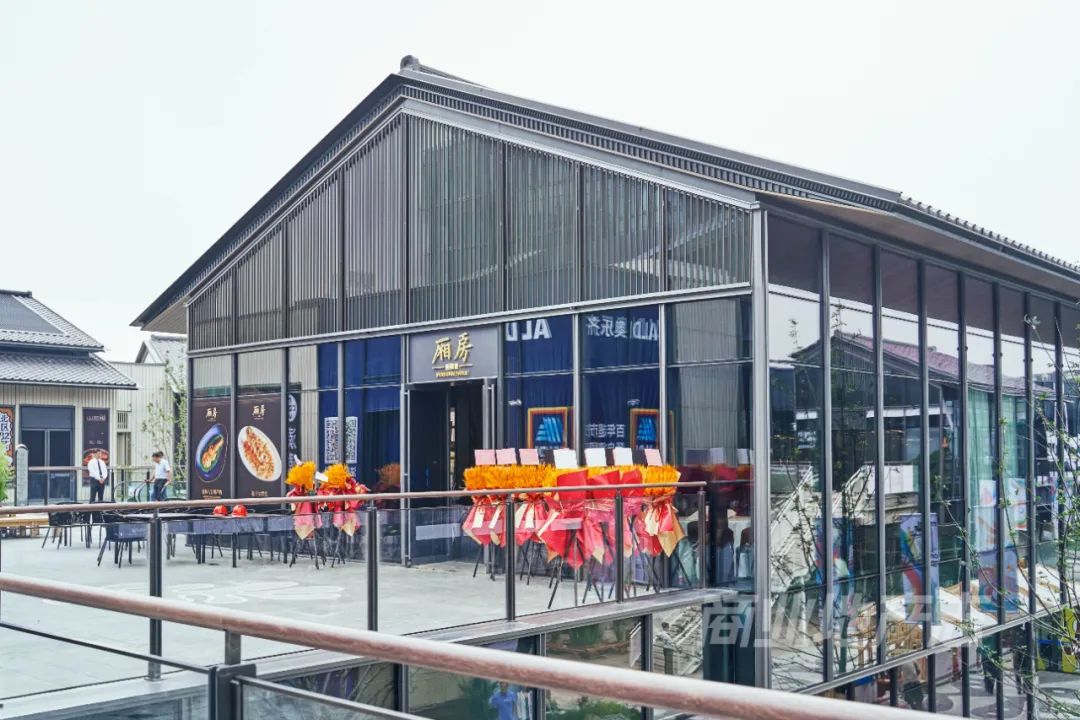 CRR百图斩|在沪上千年古刹旁,升腾起东方潮流新力量