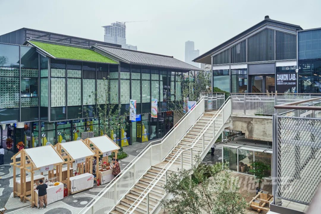 CRR百图斩|在沪上千年古刹旁,升腾起东方潮流新力量