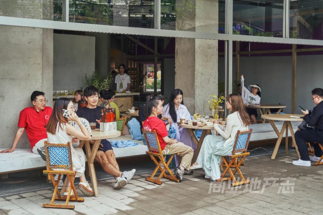 CRR百图斩|在沪上千年古刹旁,升腾起东方潮流新力量