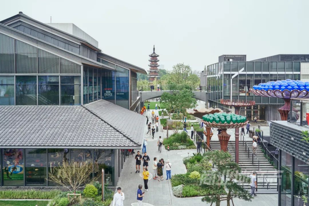 CRR百图斩|在沪上千年古刹旁,升腾起东方潮流新力量