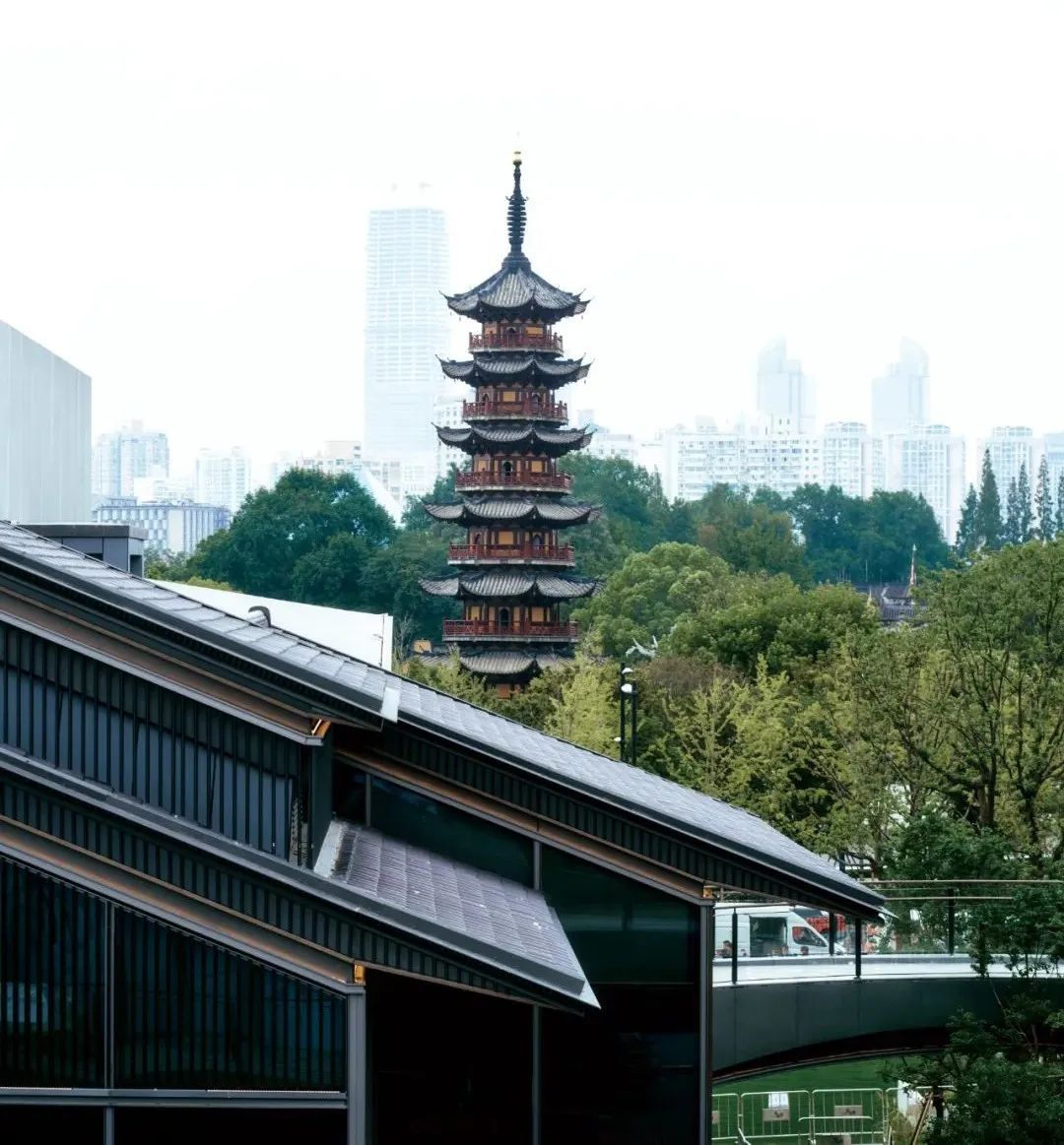 CRR百图斩|在沪上千年古刹旁,升腾起东方潮流新力量