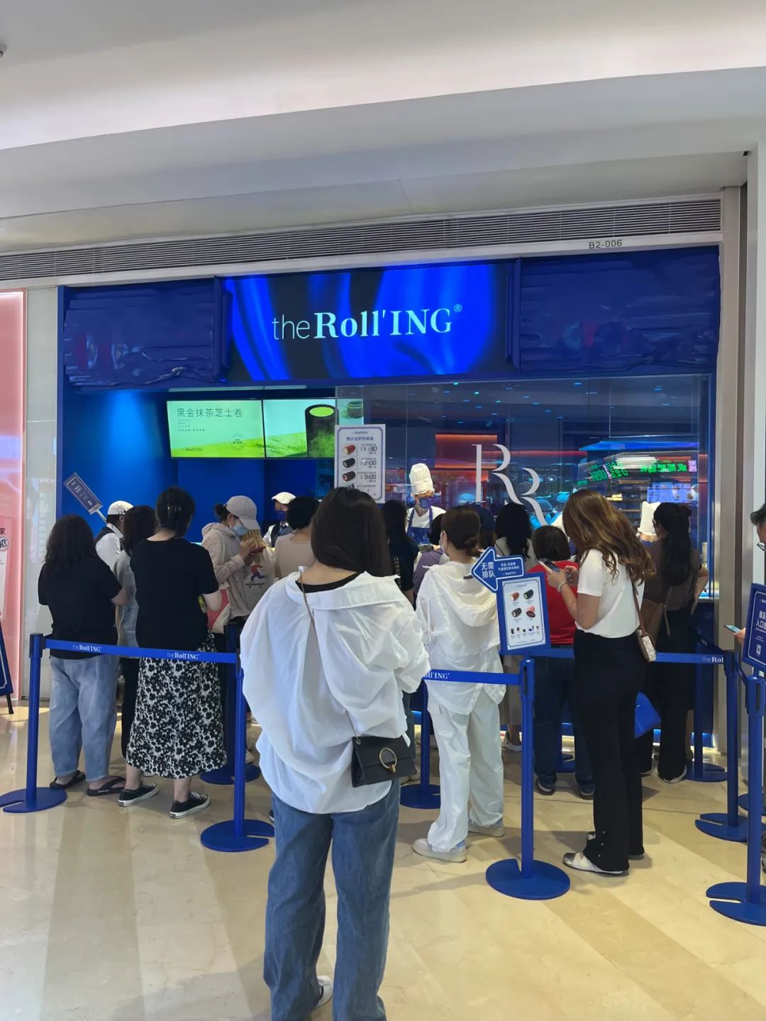 饥饿营销新玩法:排队三次,买3个瑞士卷