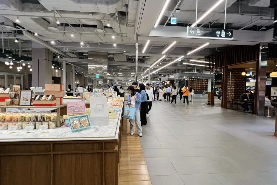 韩国年轻人,为何愿意重回商场?