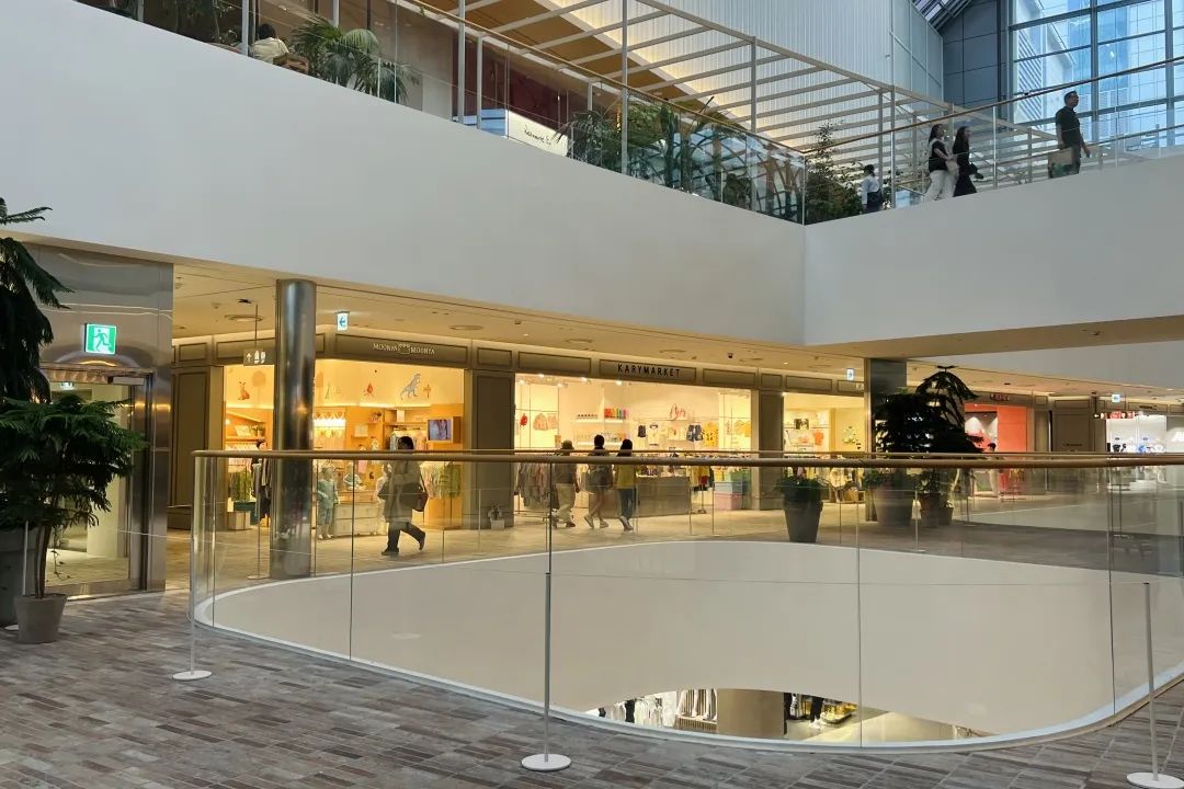 韩国年轻人,为何愿意重回商场?