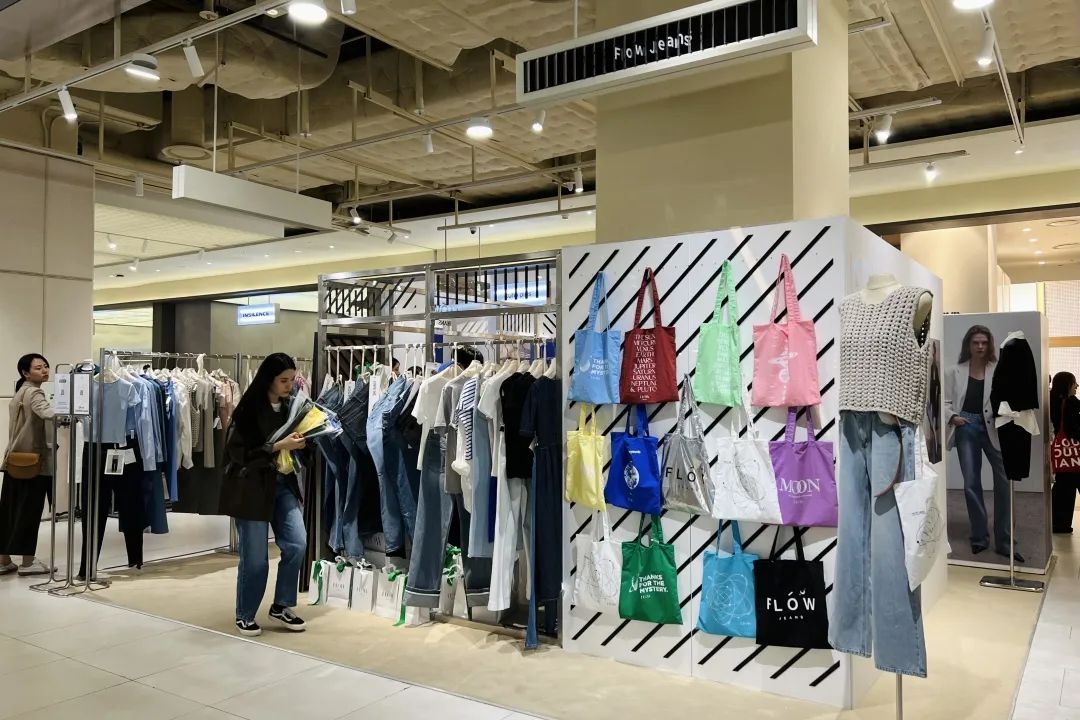 韩国年轻人,为何愿意重回商场?