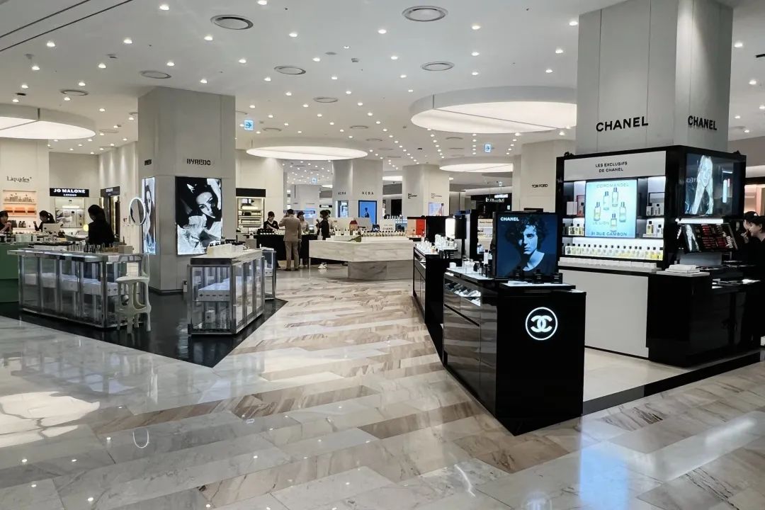 韩国年轻人,为何愿意重回商场?