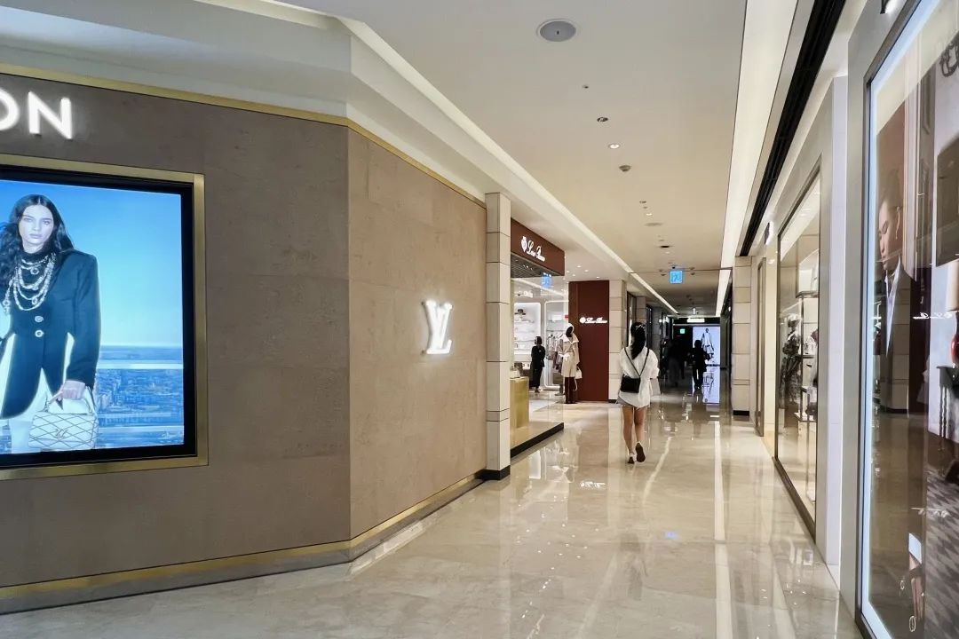 韩国年轻人,为何愿意重回商场?