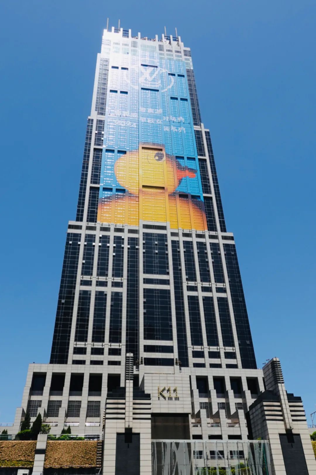 LV的“三块广告牌”