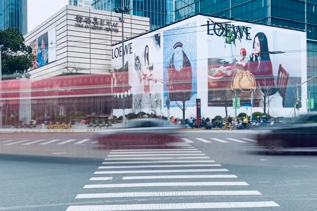 LV的“三块广告牌”