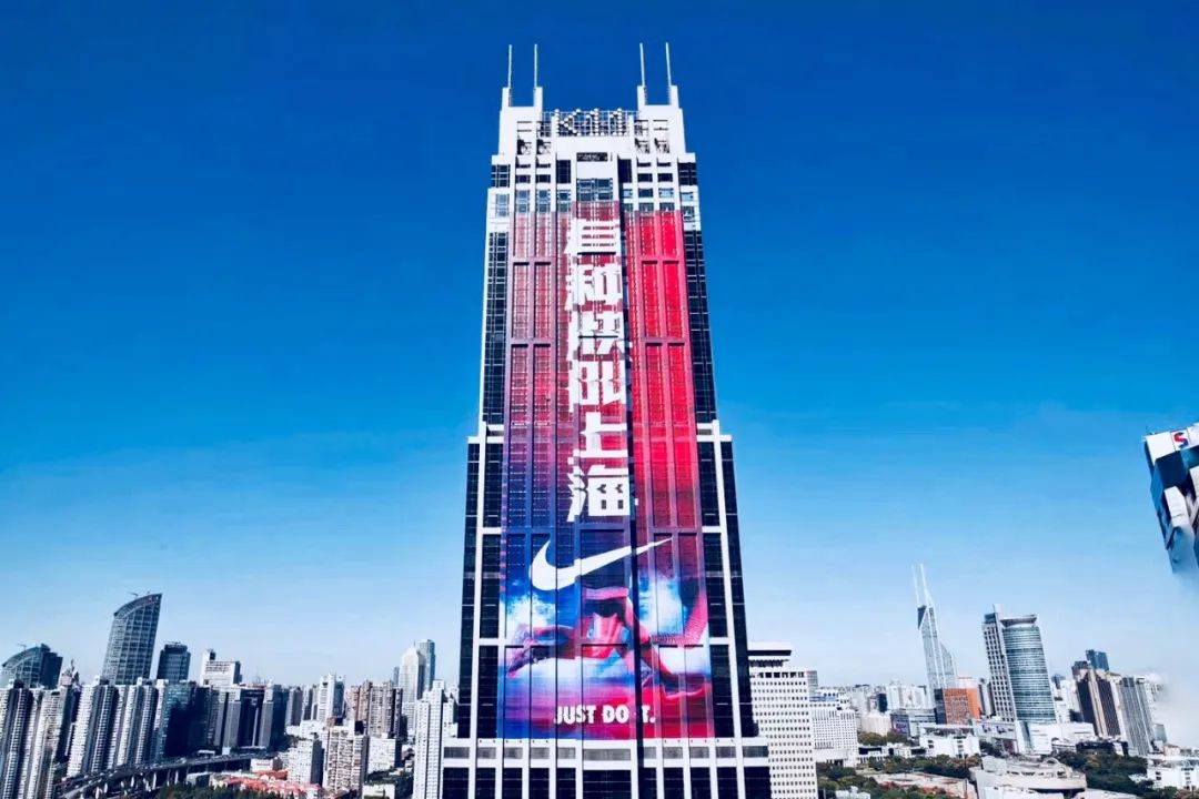 LV的“三块广告牌”