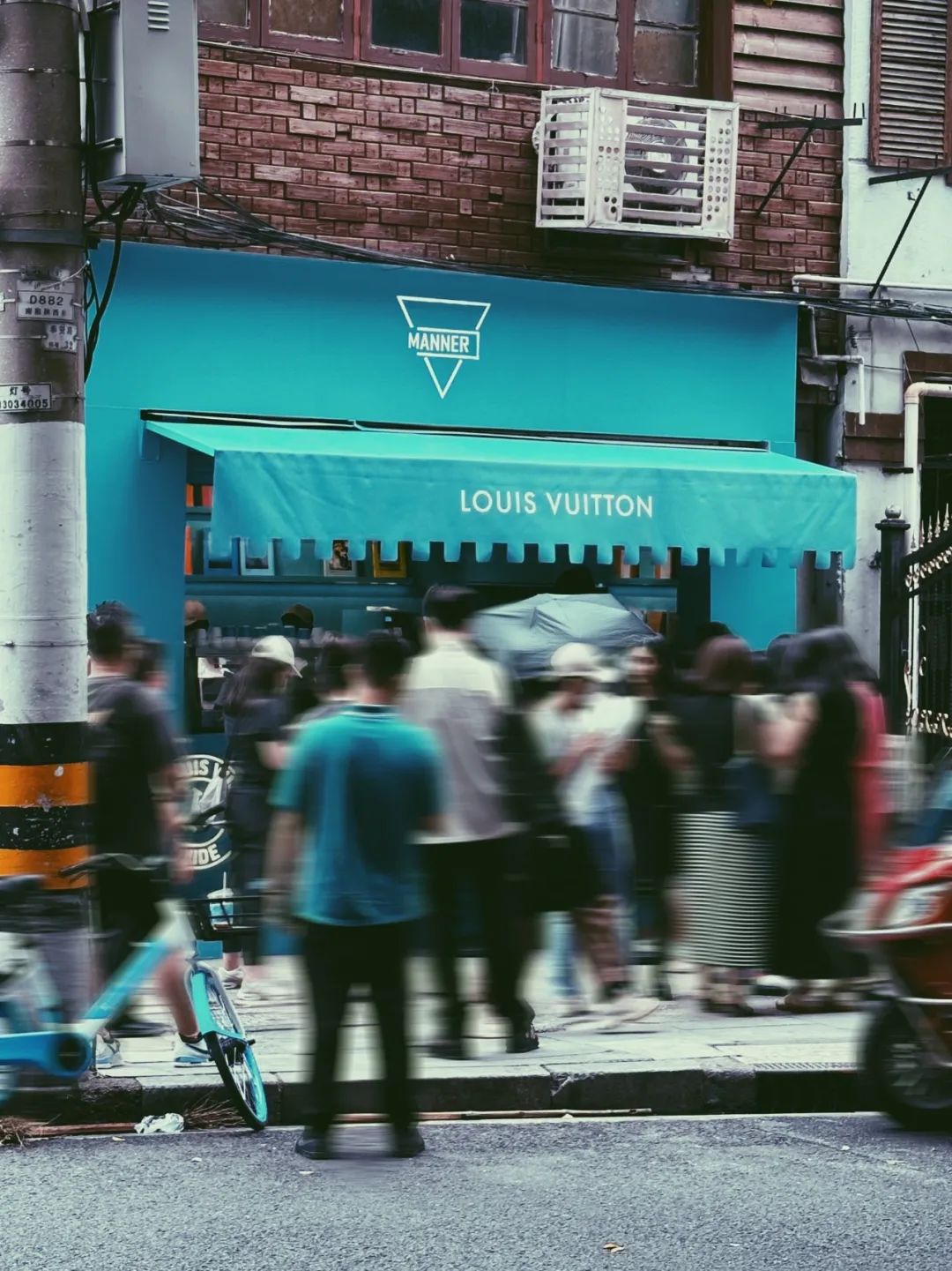 LV的“三块广告牌”