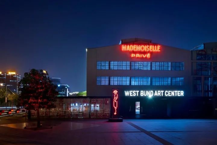 LV的“三块广告牌”