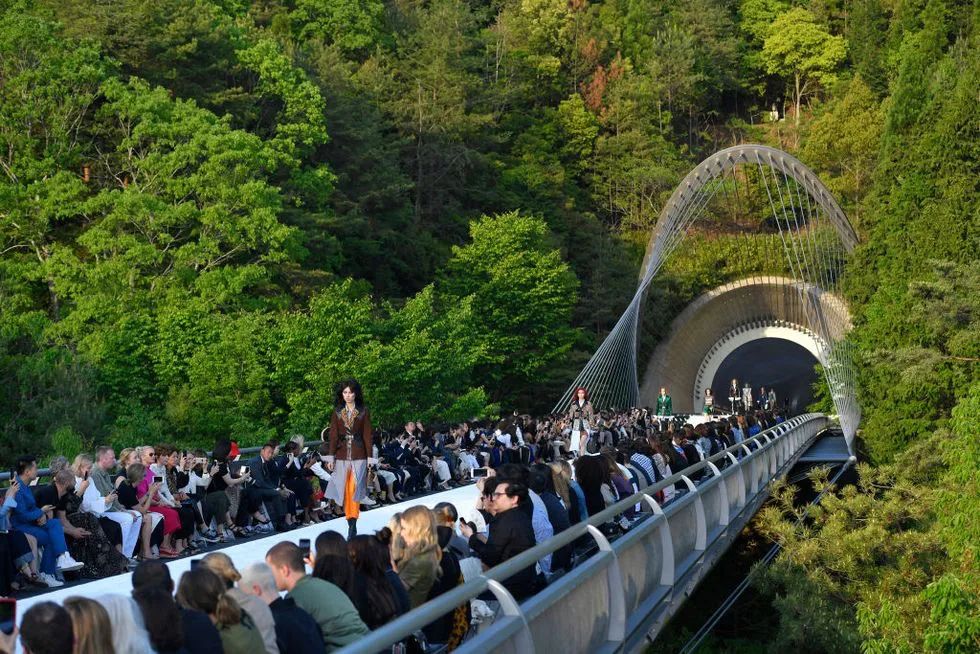 LV的“三块广告牌”