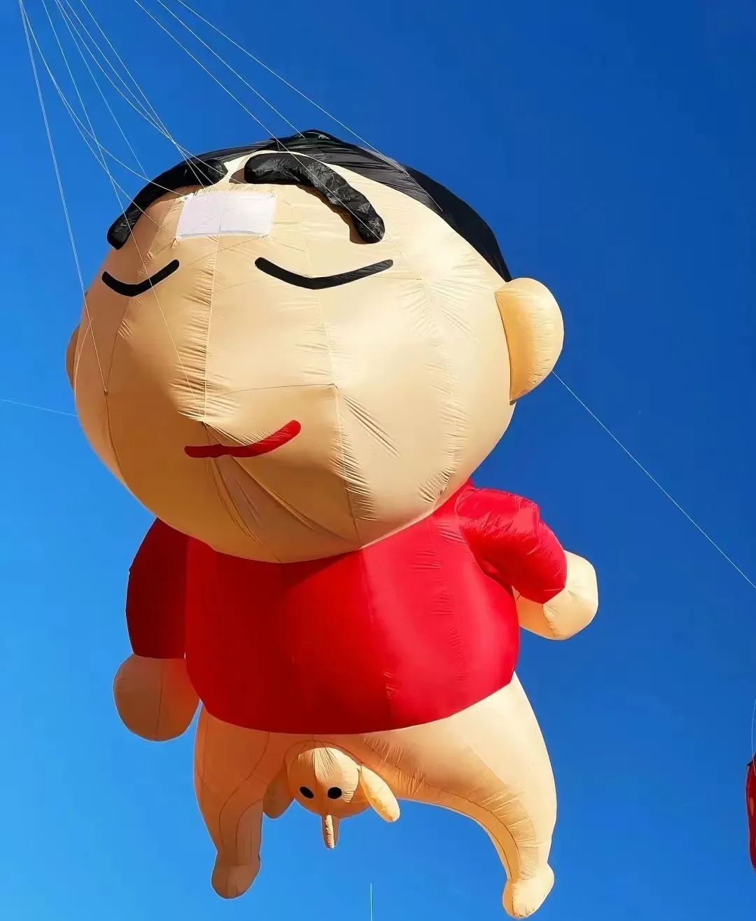 蜡笔小新引争议,“领导的饼”满天飞……潍坊风筝节火出圈!