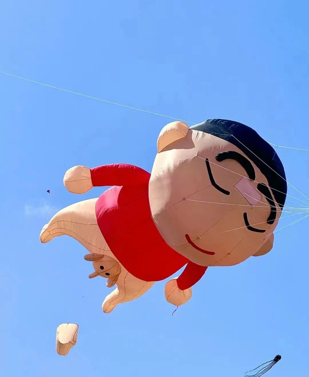 蜡笔小新引争议,“领导的饼”满天飞……潍坊风筝节火出圈!