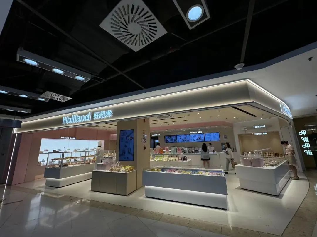 快讯 | 瑞幸咖啡第20000家门店开业;Asics上调全年营业利润预期;暑期档电影总票房破50亿元;奈雪的茶或调整低业绩自营店