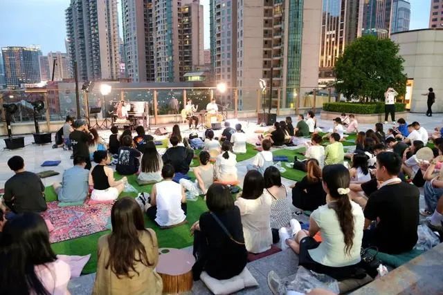 快讯 | 中百集团回应中百仓储调改首店开业;波司登在上海建设总部基地;阿迪达斯Q2营收增长9%;星巴克美丽星村开村