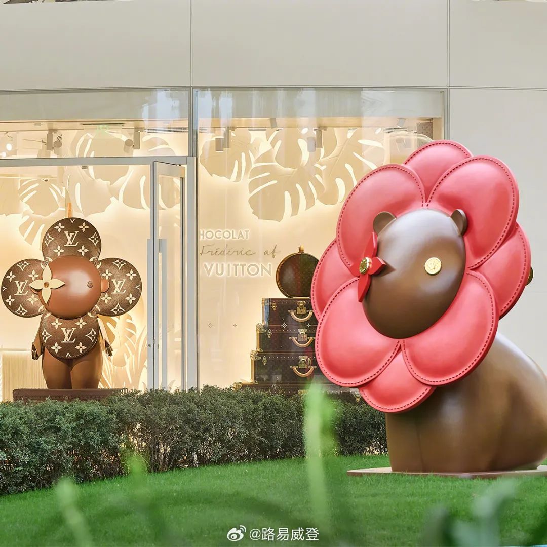 义乌天地、佛山金铂中心开业;中国首家LV巧克力专门店落地上海;4只消费公募REITs发布Q2业绩...| 赢商周报