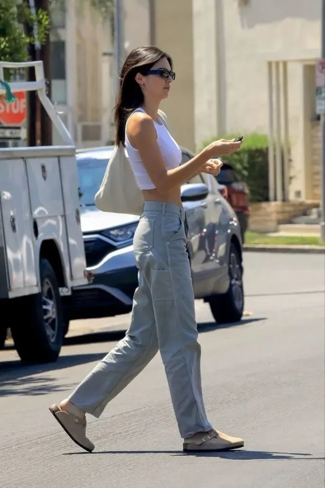 你二大爷的丑拖鞋，成了中产花1000也抢不到的法式足力健？