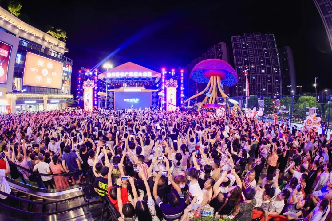 四座吾悦广场本月开业，四组数字解读「深度运营」如何助推稳健发展