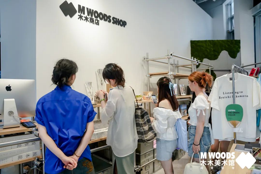 纯「官方出品」的成都祠堂街最近「风很大」，看过之后来聊点真话