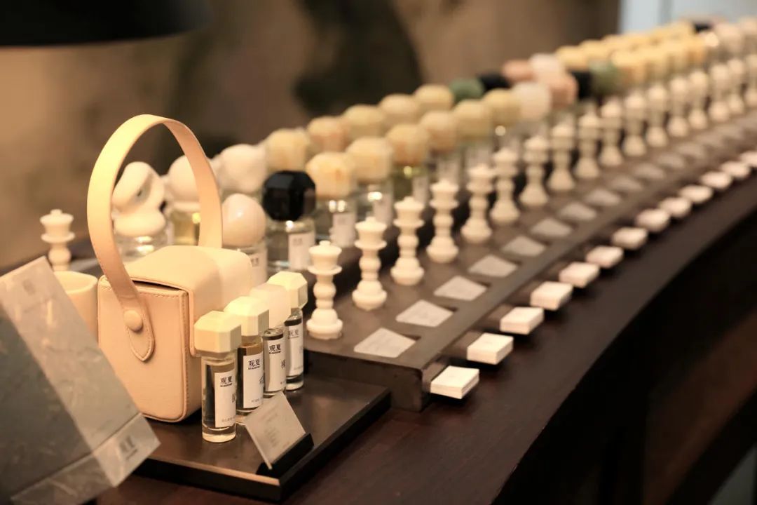 纯「官方出品」的成都祠堂街最近「风很大」，看过之后来聊点真话