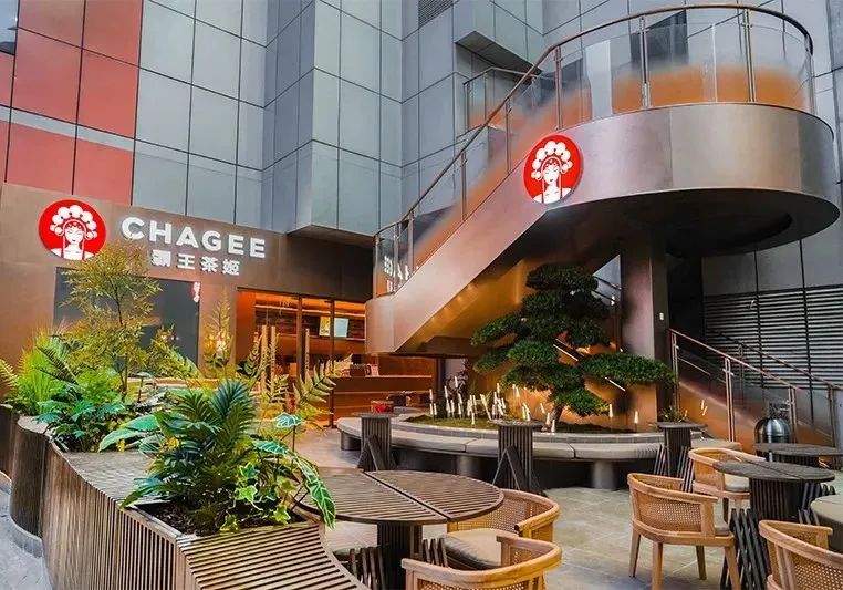 国风茶赛道变天：茶颜悦色丢了第一，怪不得霸王茶姬