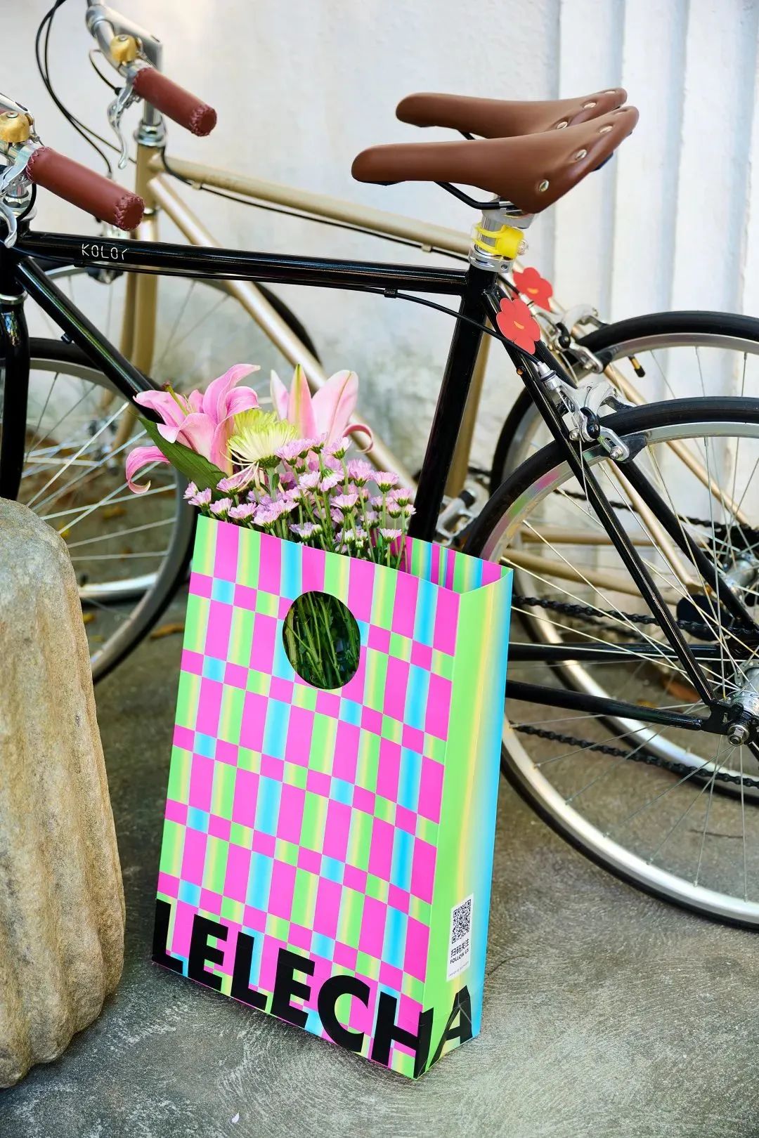 结盟一年：奈雪不装了，乐乐茶真变了