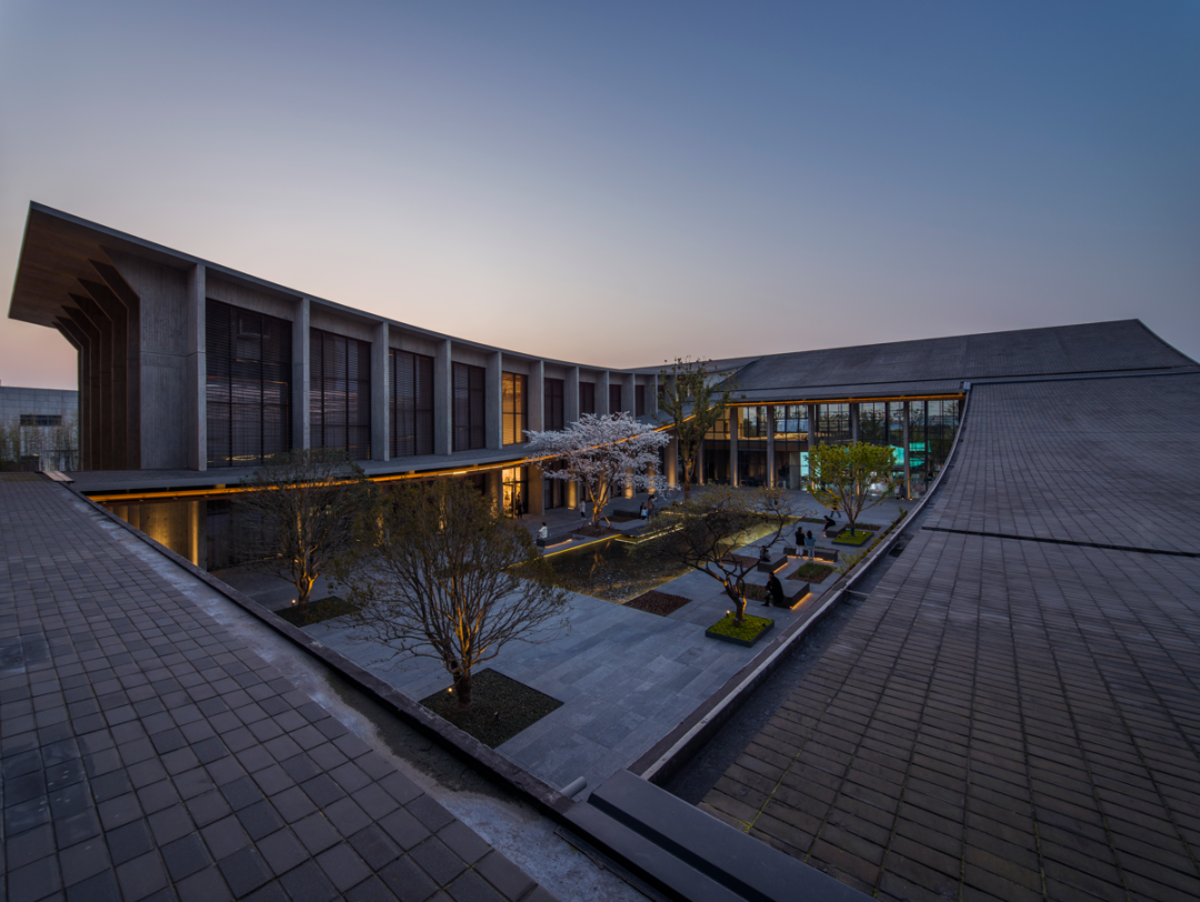 实探上海新乐路一栋百年洋房，重新认识这个中国时尚品牌｜iziRetail热点