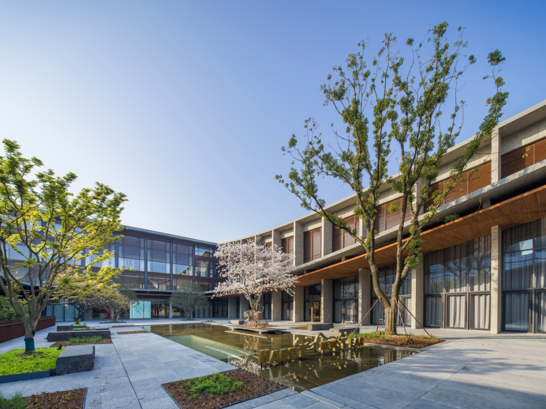 实探上海新乐路一栋百年洋房，重新认识这个中国时尚品牌｜iziRetail热点