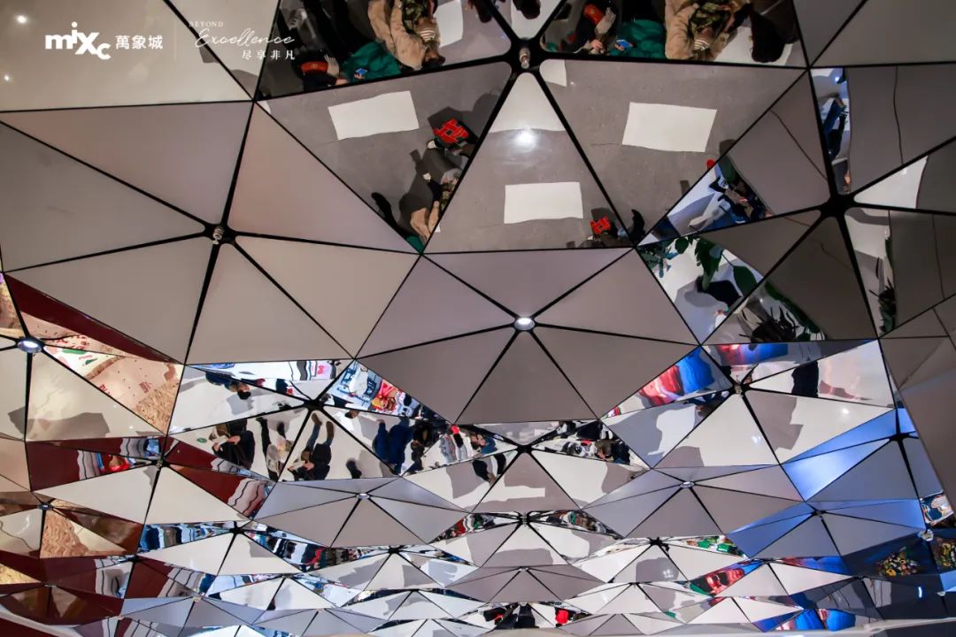 华润万象生活首家高化自营店开出，春城从此万象