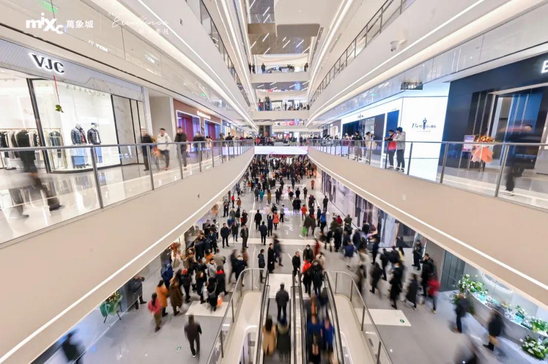 华润万象生活首家高化自营店开出，春城从此万象