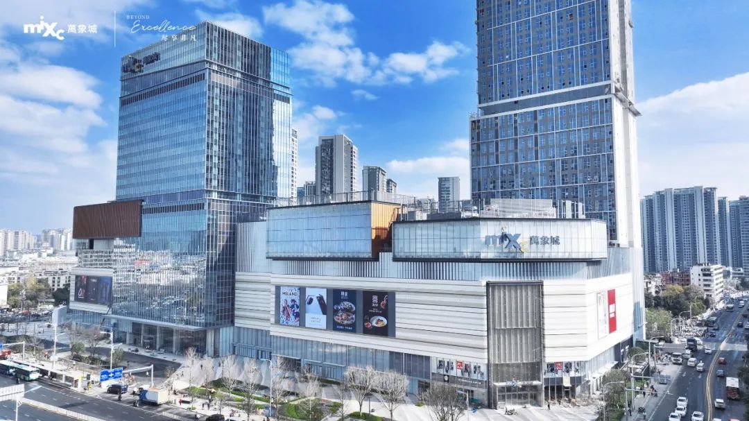 华润万象生活首家高化自营店开出，春城从此万象