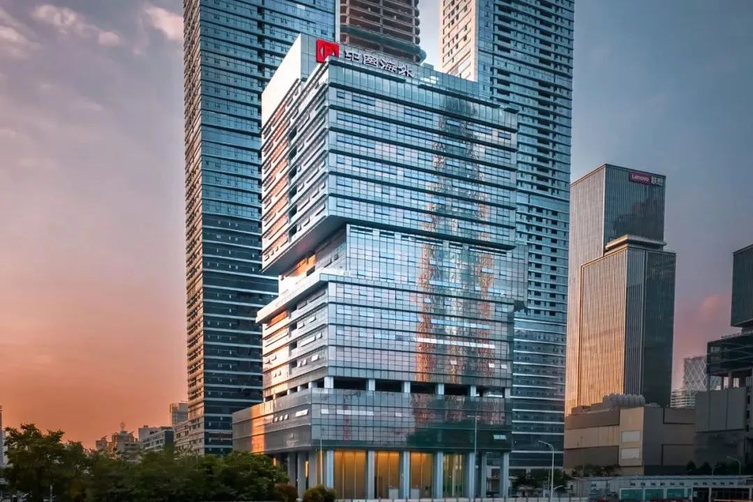 龙年新春, 发现商业中的"可呼吸绿洲"