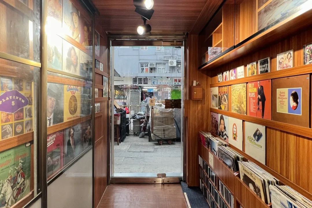 赴港游客，开始打卡“贫民窟”了