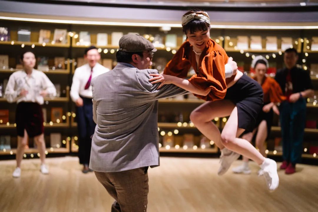 给每个年轻人，一个快乐的理由