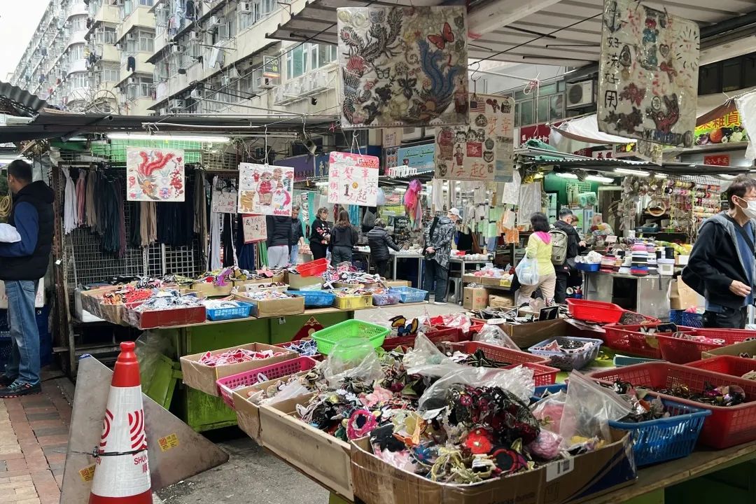 赴港游客，开始打卡“贫民窟”了