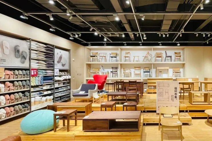 龙年新春, 发现商业中的"可呼吸绿洲"