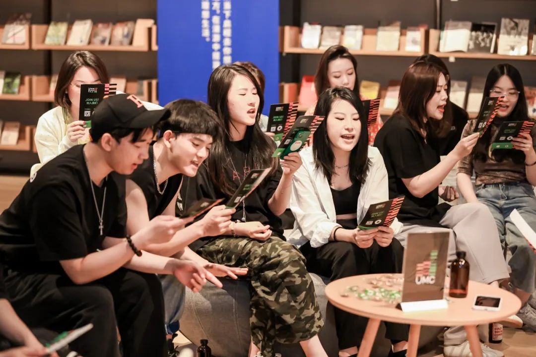 给每个年轻人，一个快乐的理由