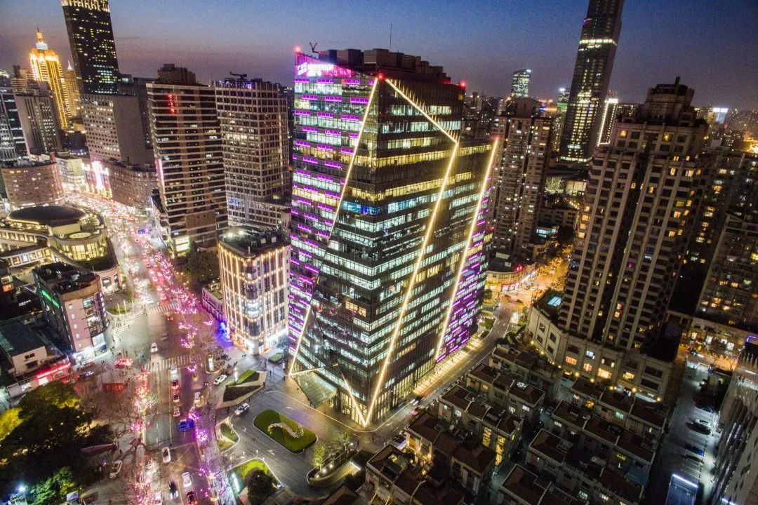 龙年新春, 发现商业中的"可呼吸绿洲"