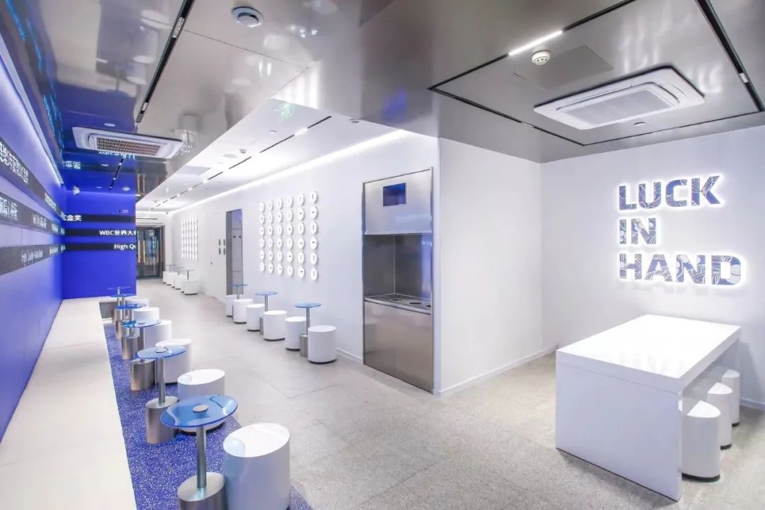 龙年新春, 发现商业中的"可呼吸绿洲"