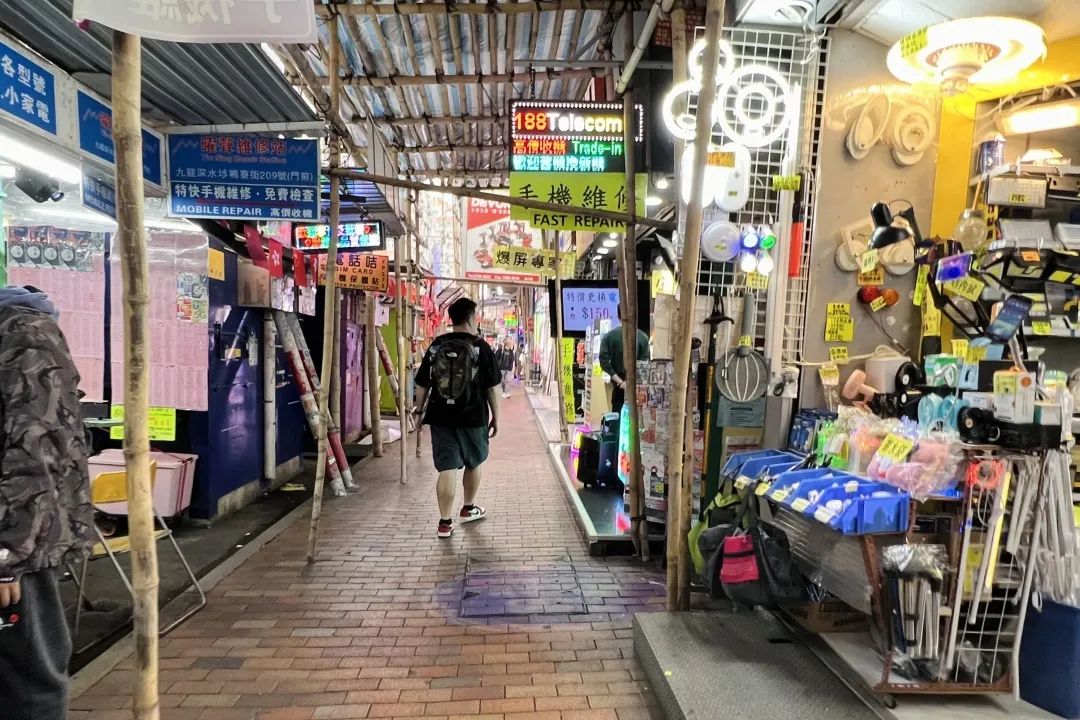 赴港游客，开始打卡“贫民窟”了