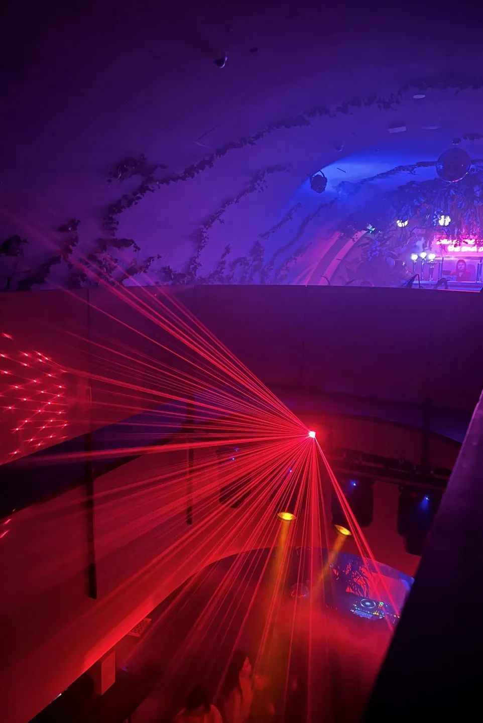 上海，正在流行“晚6早5”的生活模式