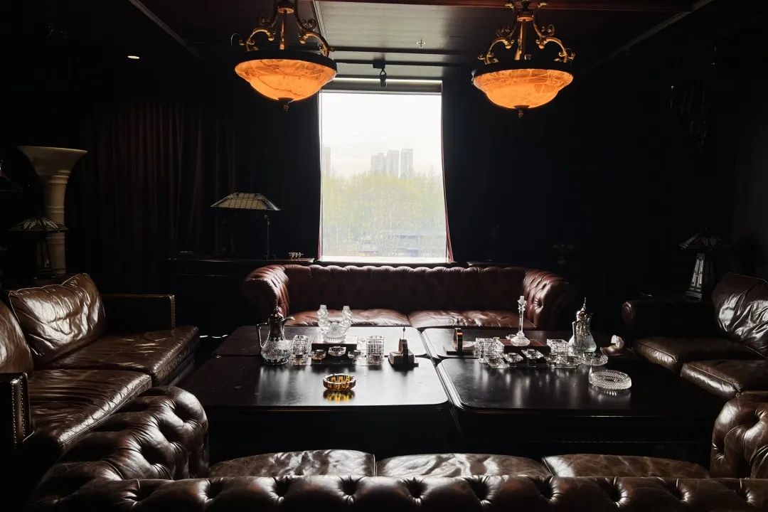 上海，正在流行“晚6早5”的生活模式