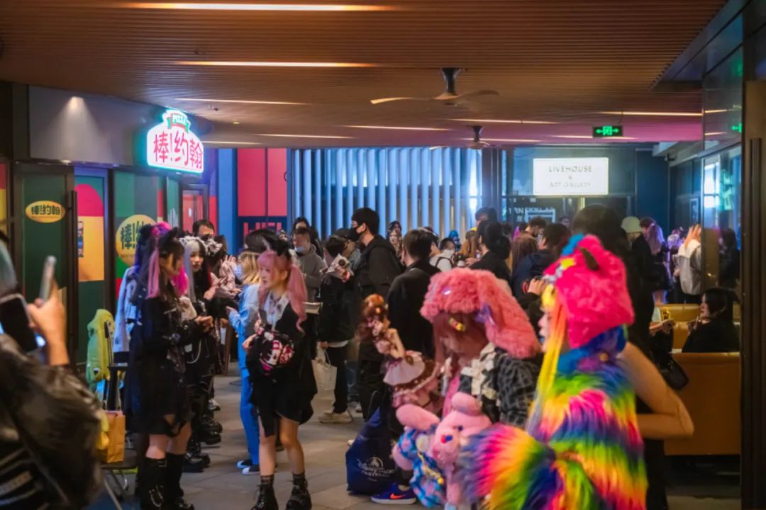 又改造又调整，瑞虹天地月亮湾大概想“重开”一次